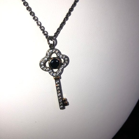 Stella & Dot Clover Key Necklace Hematite - Picture 5 of 7